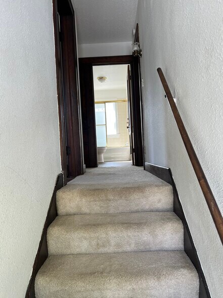 Building Photo - 524 Avenue D