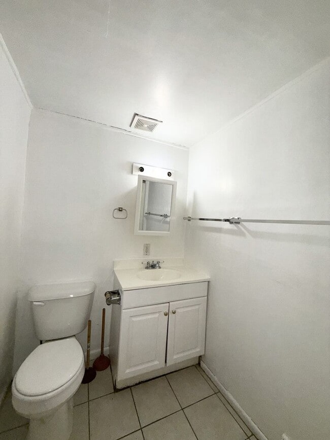 Building Photo - 1409-1409 1/2 18th Ave