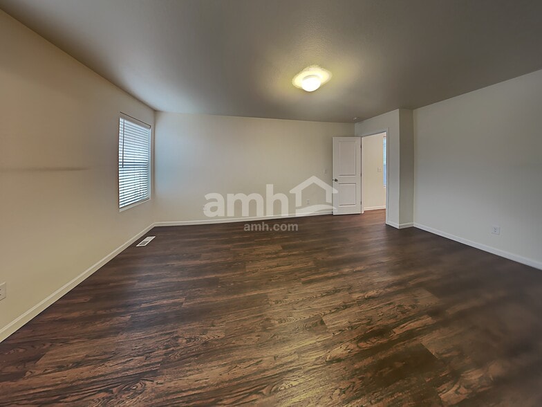 Building Photo - 1963 NW 22nd St