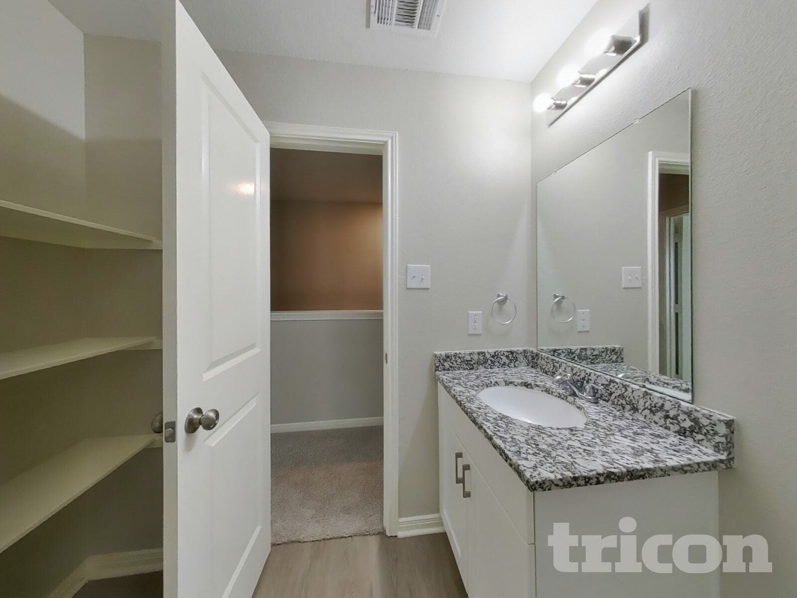 Building Photo - 10122 Cerritos dr