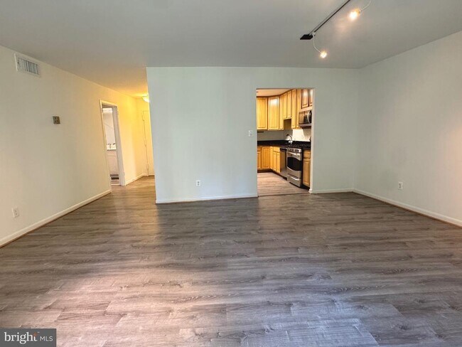 Building Photo - 4620 N Park Ave