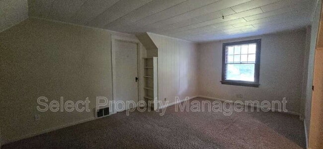 Building Photo - 7506 W Jefferson Blvd