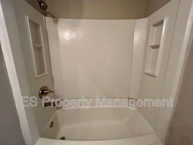 Building Photo - 5535 Freedom Ct