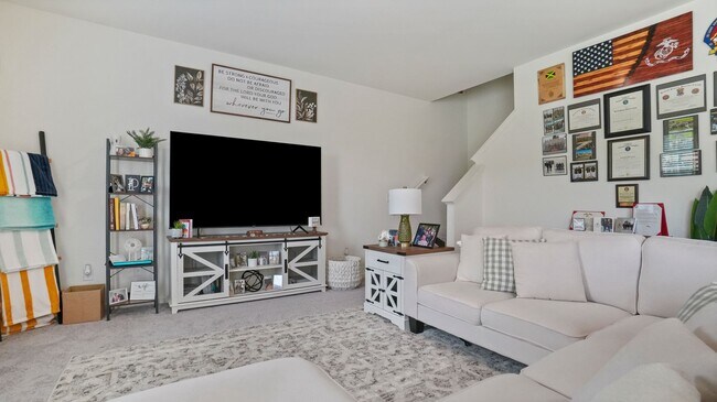 Building Photo - 530 Cessna Dr