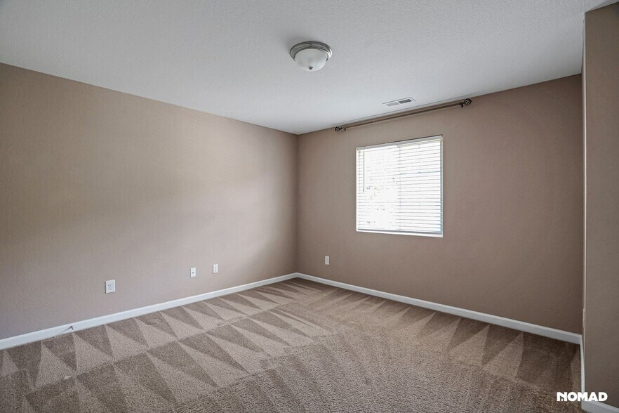 Building Photo - 312 Walnut Crossing Dr