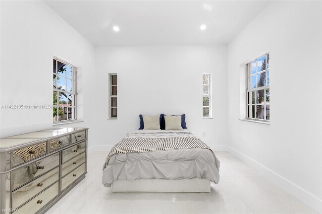 Building Photo - 5 br, 5.5 bath House - 4436 Alton Rd