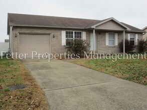 Building Photo - Beautiful Newburgh Home!