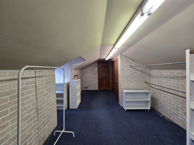 Building Photo - 33811 Hunters Pointe Rd