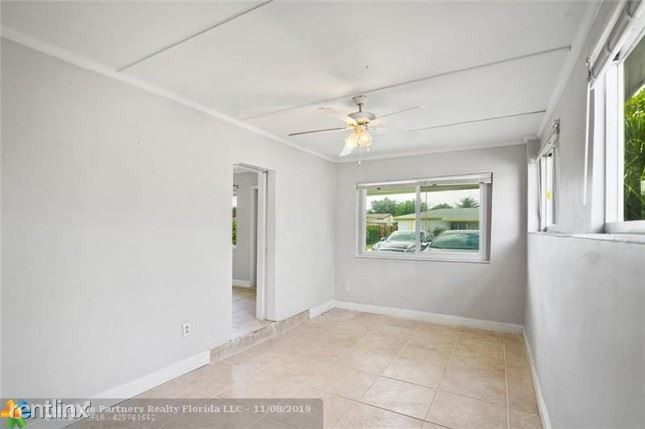 Building Photo - 3 br, 1 bath House - 261 Ne 49th Street