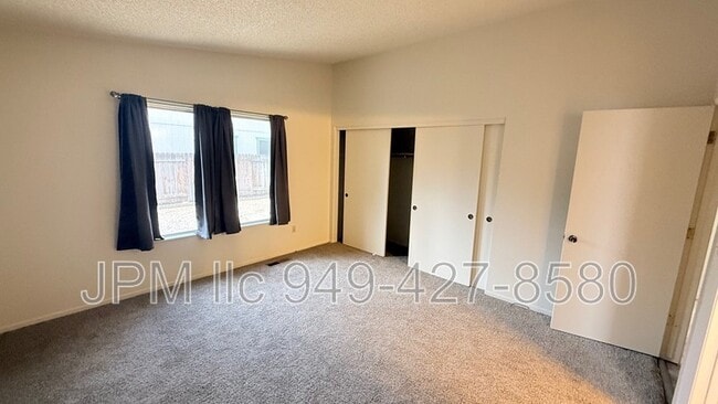 Building Photo - 1747 Bluehaven Dr