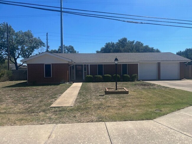 Building Photo - 2 Bedroom 1 Bathroom Georgetown Home