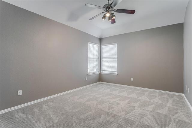 Building Photo - 817 Rushmore Dr