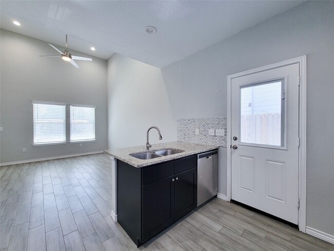 Building Photo - 16684 E Ivanhoe St