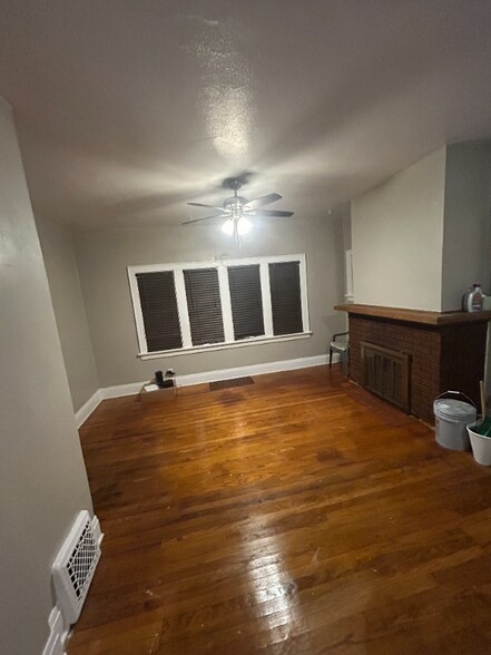 Building Photo - 3238 Ridgeway Ave