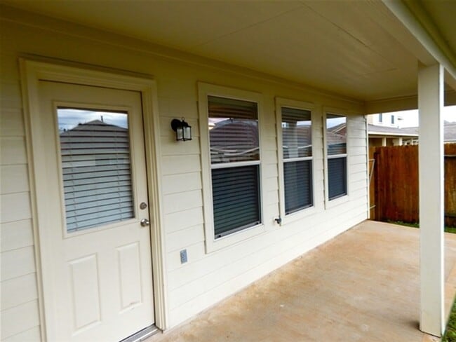 Building Photo - 19414 Dry Canyon Ct