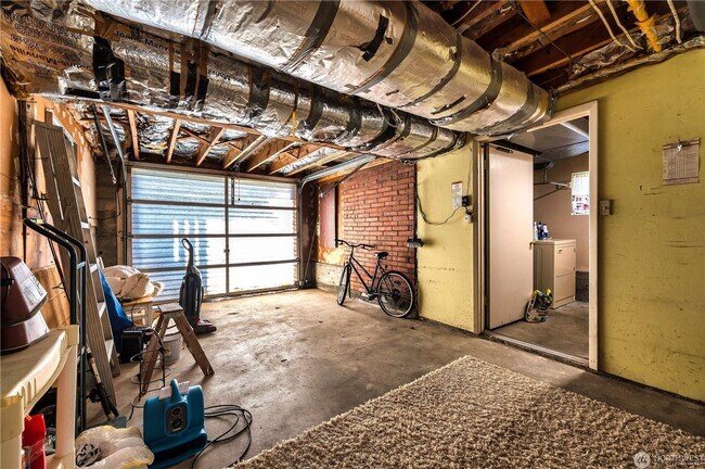 Building Photo - 3 Bedroom 1.75 bathroom home in Mukilteo w...