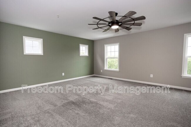 Building Photo - 2425 Morgans Point Dr