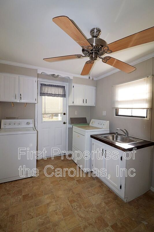 Building Photo - 1148 Southwood Dr