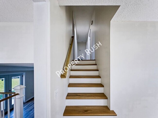 Building Photo - 702 Fricks Ln