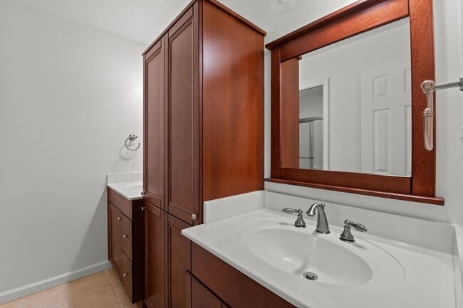 Building Photo - Your Dream Home Awaits!