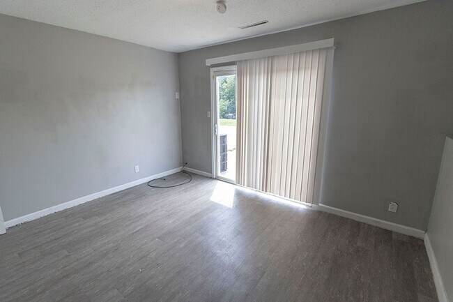 Building Photo - 7217 N Moberly Dr