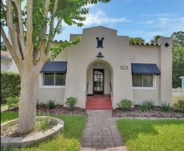 Building Photo - Charming Mediterranean Bungalow in the Heart of Historic DeLand