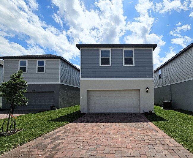 Building Photo - Coming Soon! Gorgeous Townhome For Rent in...