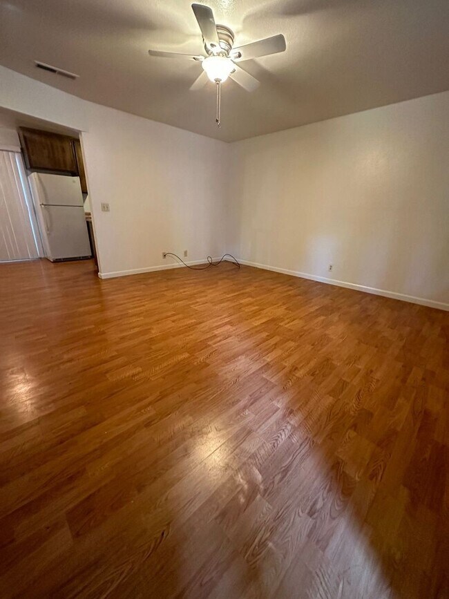 Interior Photo - 1207wsac