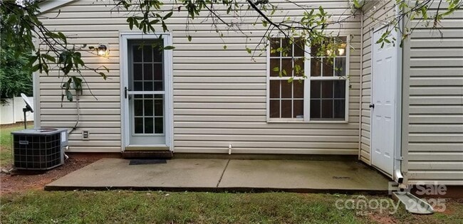 Building Photo - 5473 Harris Cove Dr
