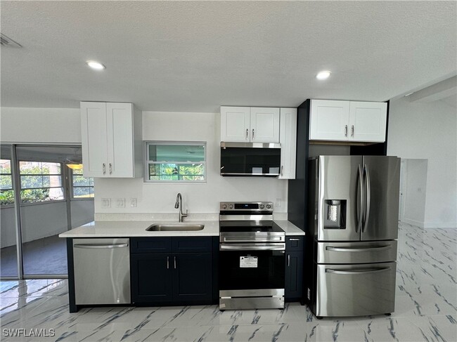 Building Photo - 335 SW 48th Terrace