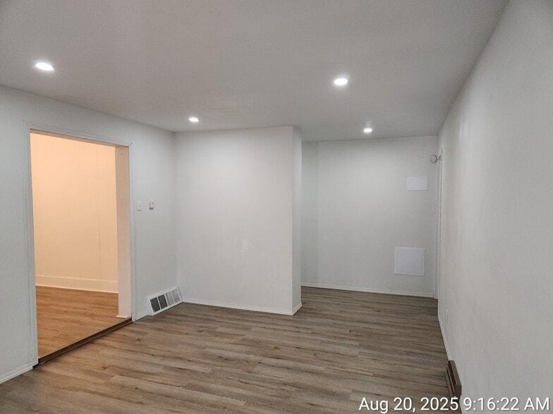 Building Photo - 912 3rd St SW