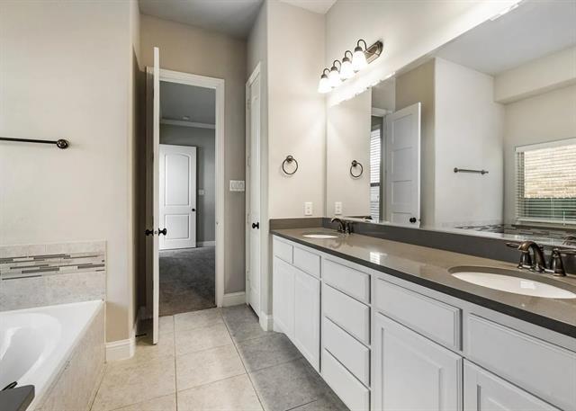 Building Photo - 5215 Wakefield Dr