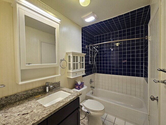 Building Photo - Spacious 3-Bedroom Home in Littleton!