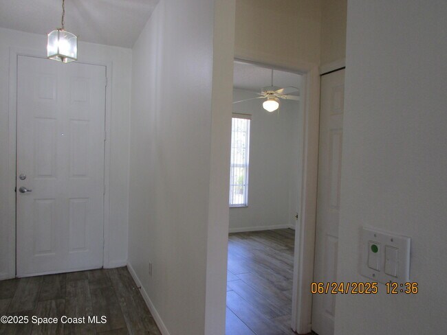Building Photo - 4192 Collinwood Dr