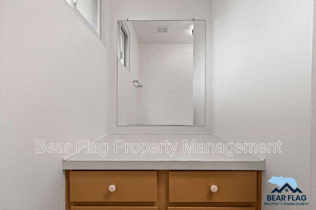 Building Photo - 7919 Ridgemont Dr
