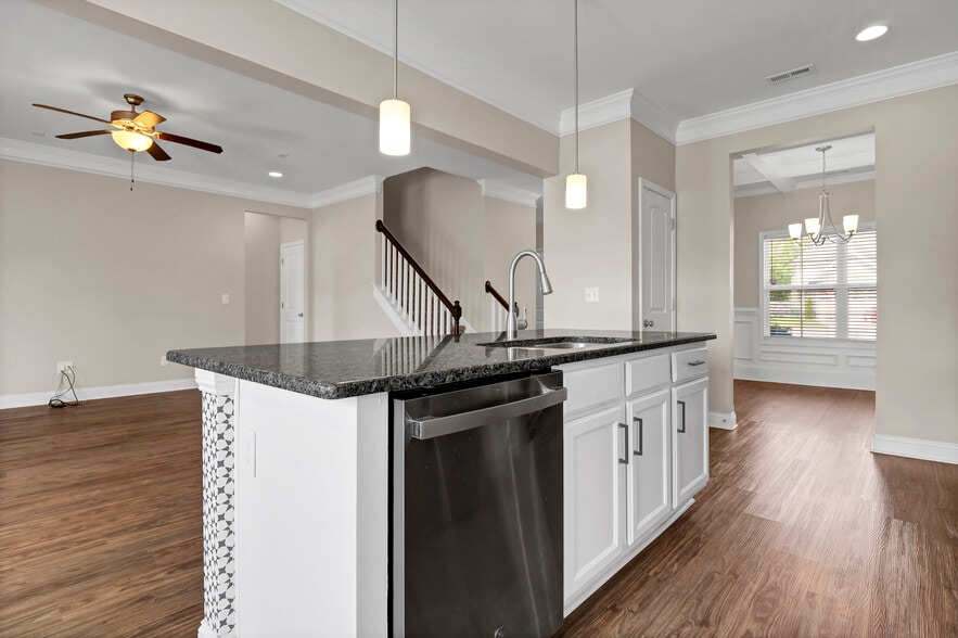 Building Photo - 315 Red Cedar Dr