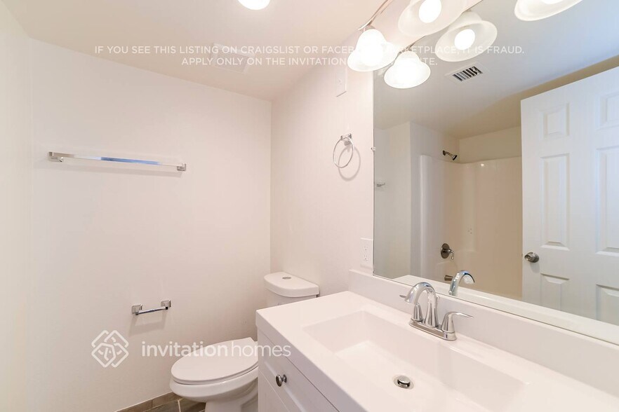 Building Photo - 4509 W Palo Verde Ave