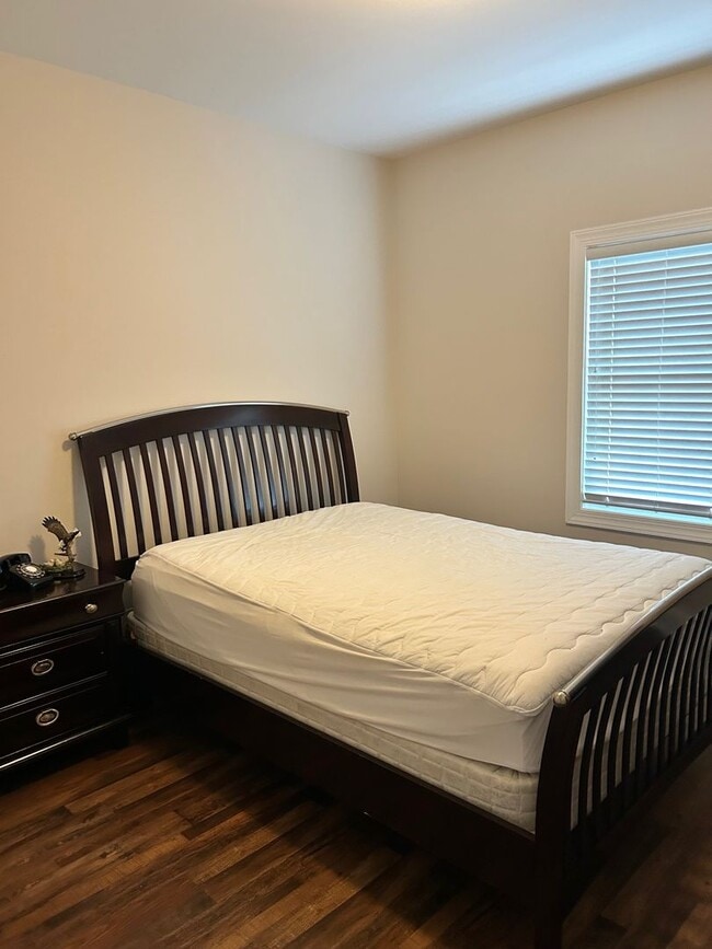 Building Photo - 1725 N Chicken Rd