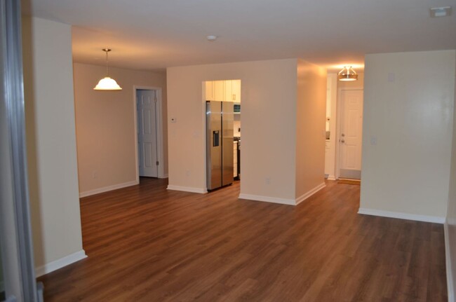 Building Photo - 42765 Lilley Pointe Dr