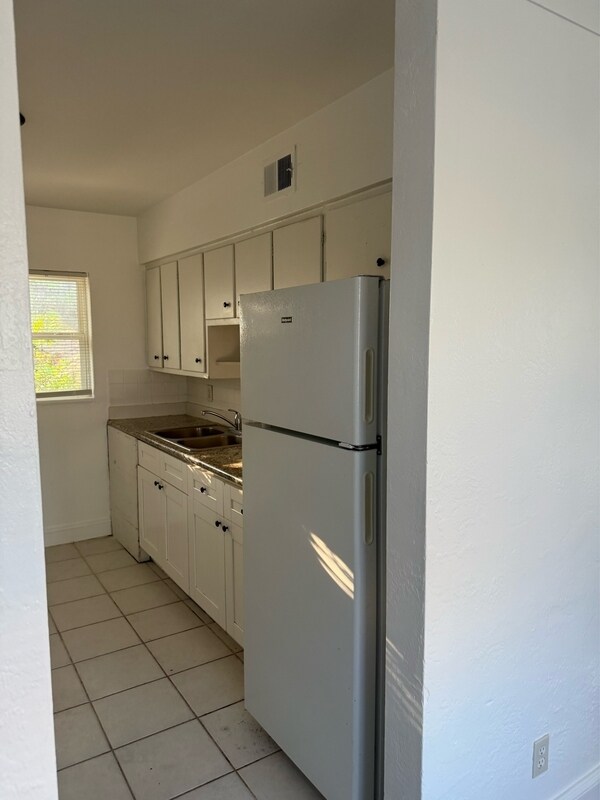 Building Photo - 2112 9th Ave N