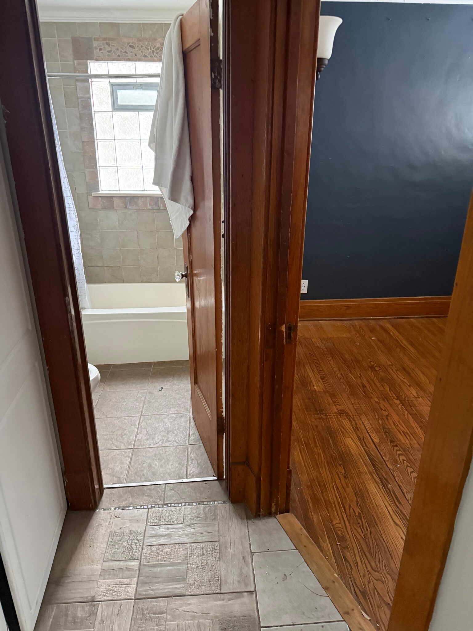 Building Photo - 604 Colvin Ave