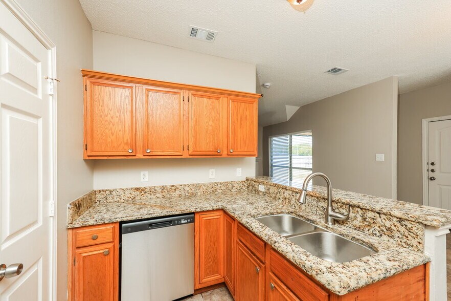 Building Photo - 1357 Meadow Creek Dr