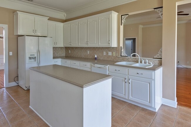 Building Photo - Home for rent in Deatsville