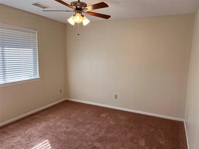 Building Photo - 5415 Pecos St