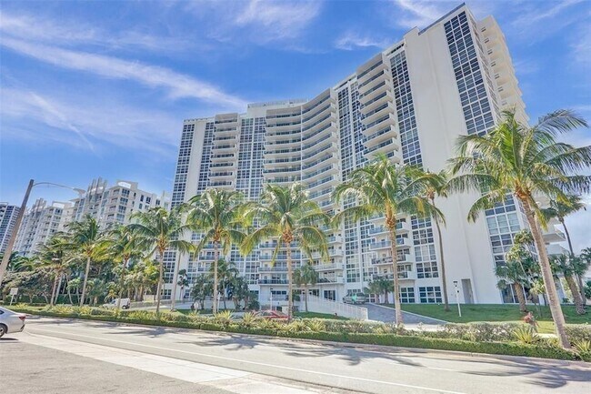 Building Photo - 2841 N Ocean Blvd