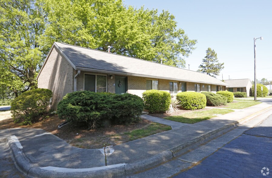 Lake Road Apartments High Point, NC Apartment Finder