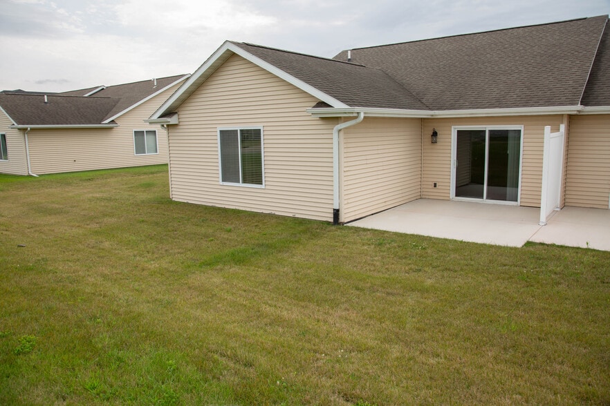 Building Photo - 2270 Fawn View Dr