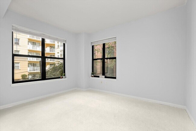 Building Photo - 1001 L St NW