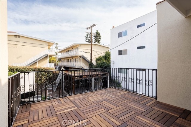 Building Photo - 738 S Stanley Ave