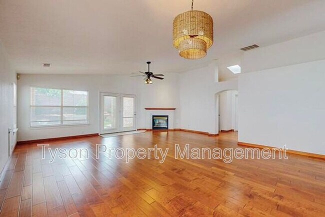 Building Photo - 11512 Jewel Cave Rd SE